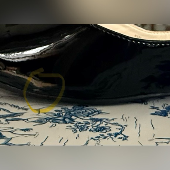 Marc Fisher Black Faux Patent Leather Shoes, 9.5 - Picture 9 of 10